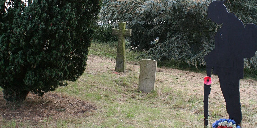WW1 graves in the churchyard